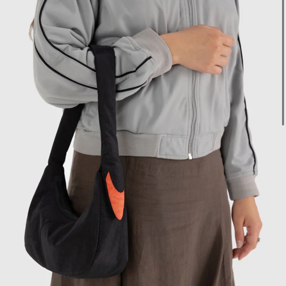 BAGGU black swan crescent bag